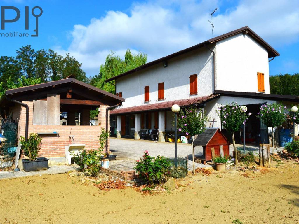 Villa a Incisa scapaccino in regione calzapello - Foto 2