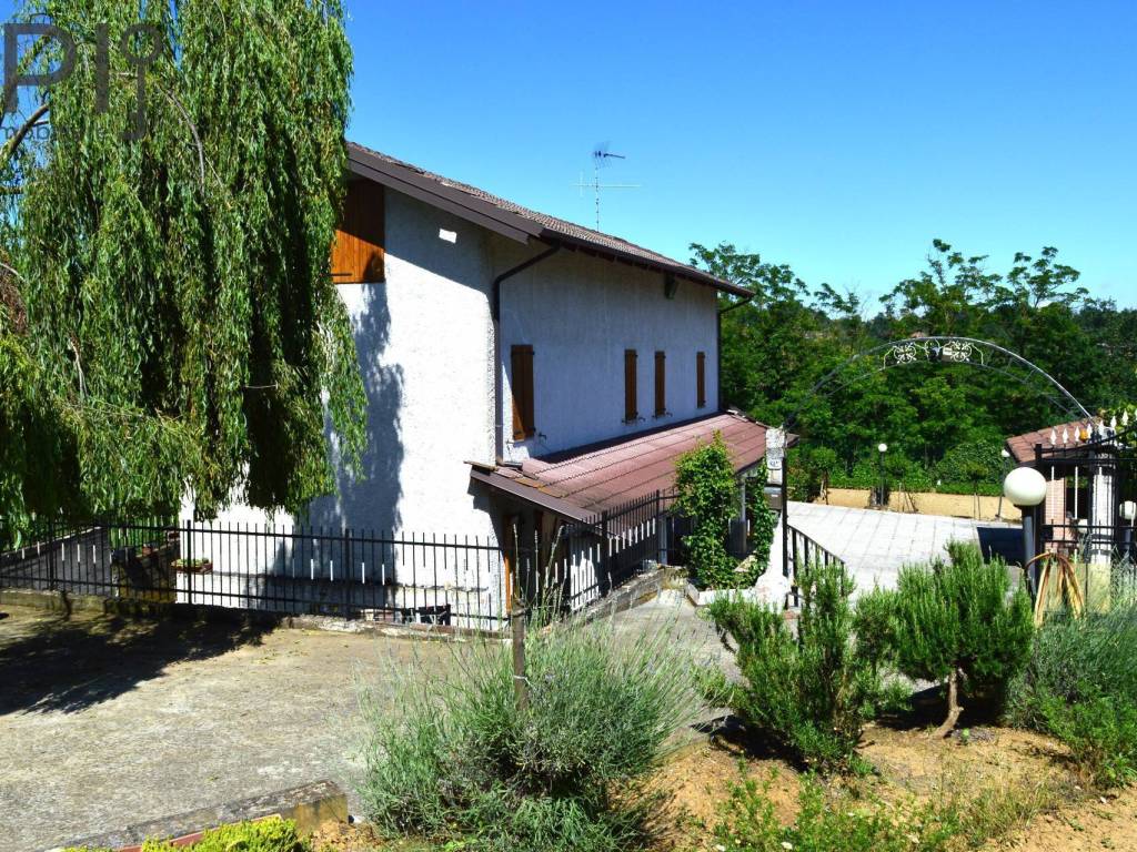 Villa a Incisa scapaccino in regione calzapello - Foto 3