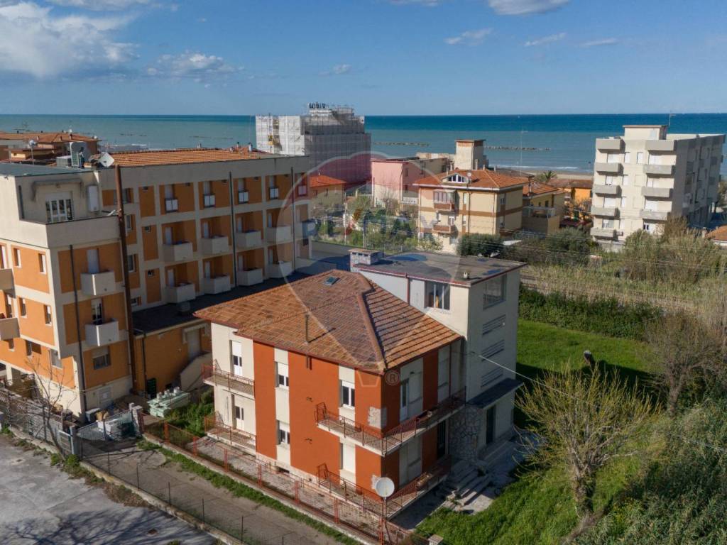 Casa indipendente a Senigallia in Via Raffaello Sanzio, 280 - Foto 2