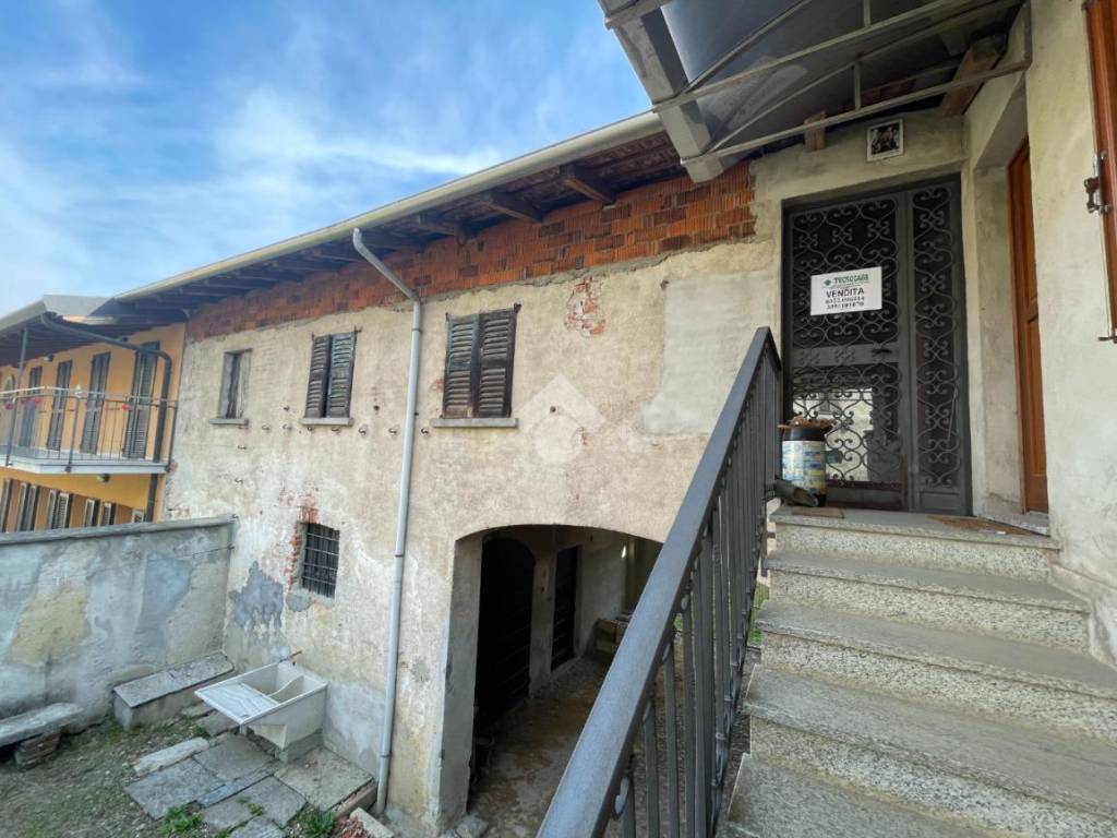 Rustico / casale a Borgomanero in Via Bogogno - Foto 2