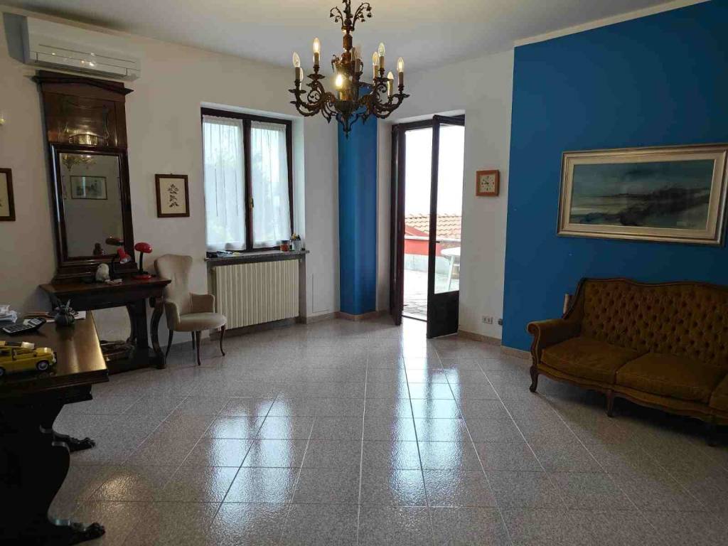Appartamento a Verduno in Via Castagni - Foto 3