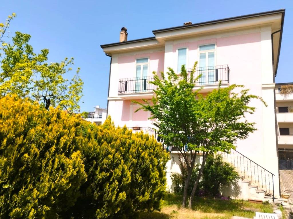 Villa a Avezzano in Via Monsignor Pio Marcello Bagnoli, 162 - Foto 3