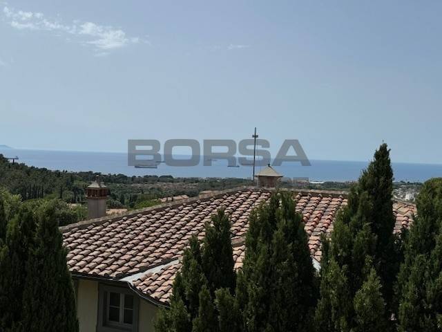 Villa a Livorno in Via di Montenero, 424 - Foto 2