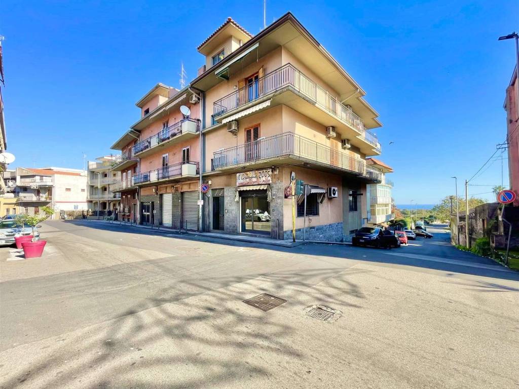 Appartamento a Aci catena in Via Finocchiari , 145 - Foto 2