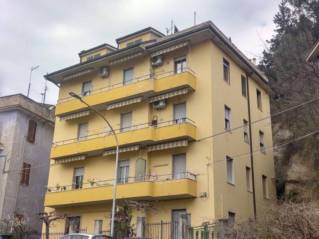 Appartamento a Ascoli piceno in Via Francesco Ciotti, 39 - Foto 3