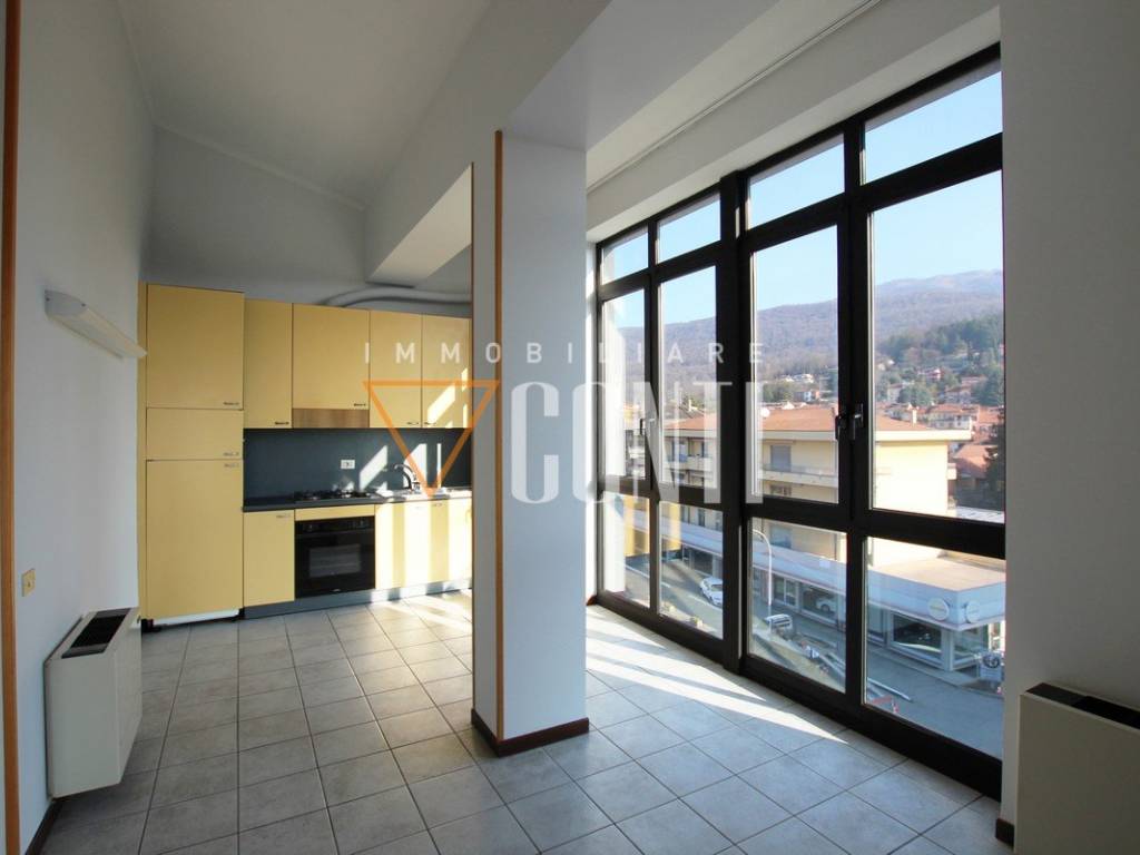 Appartamento a Gavirate in Viale Ticino, 24 - Foto 2