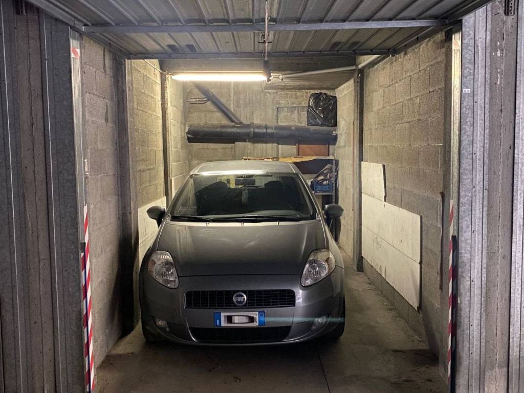 Box / garage a Grugliasco in Via Bruno Buozzi, 33 - Foto 2