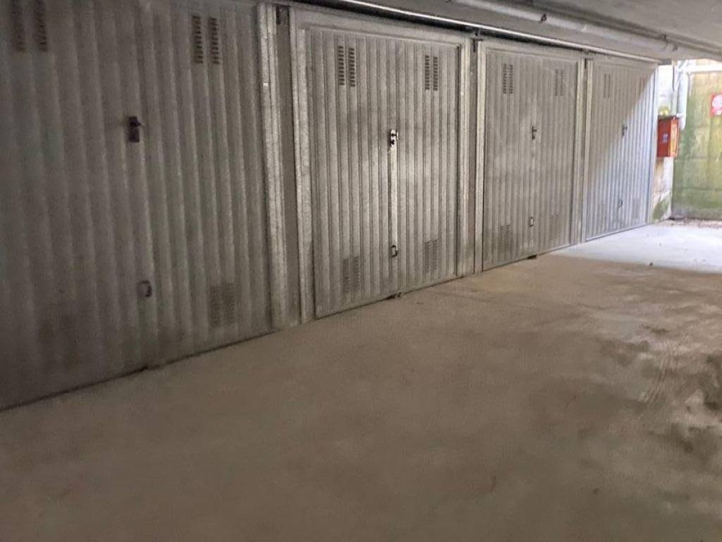Box / garage a Grugliasco in Via Bruno Buozzi, 33 - Foto 5