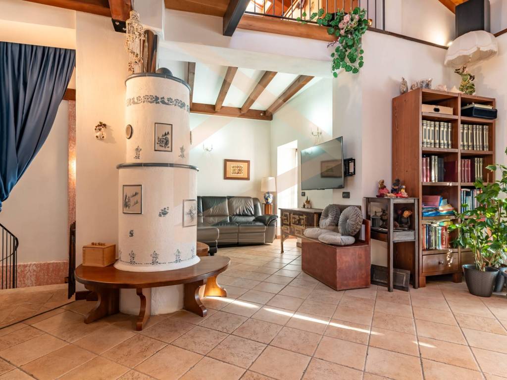 Villa a Pergine valsugana in Via dei Osti, 8 - Foto 1