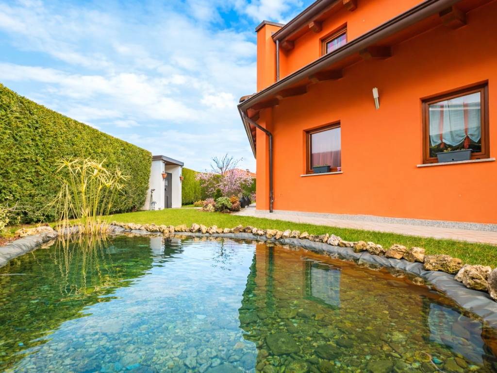 Villa a Bernezzo in Via Fontana Marta, 22 - Foto 2