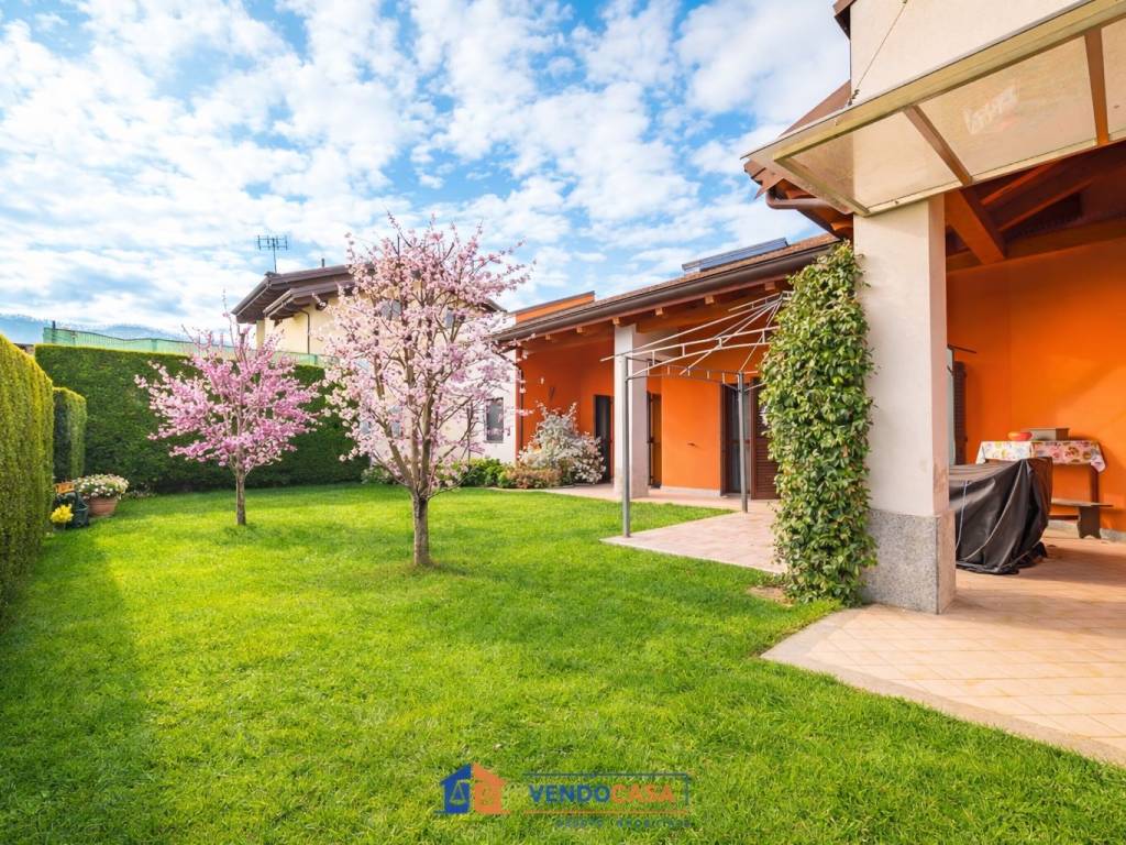 Villa a Bernezzo in Via Fontana Marta, 22 - Foto 3