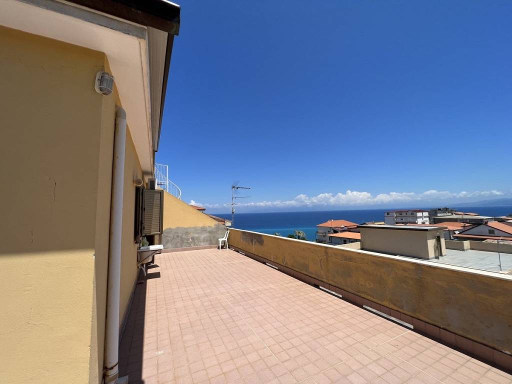 Attico / mansarda a Briatico in Viale della Vittoria, 23 - Foto 3