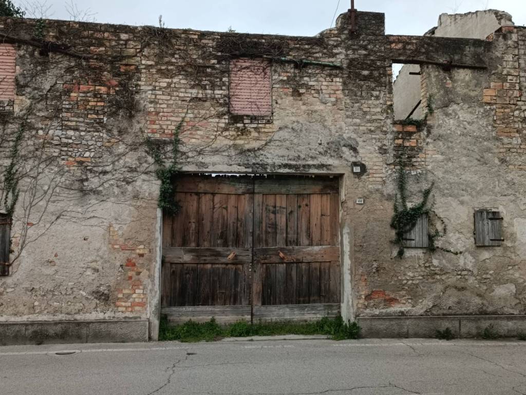 Rustico / casale a Pordenone in Via Maggiore - Foto 2