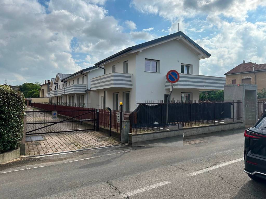 Villa a Arcore in Via Belvedere - Foto 2