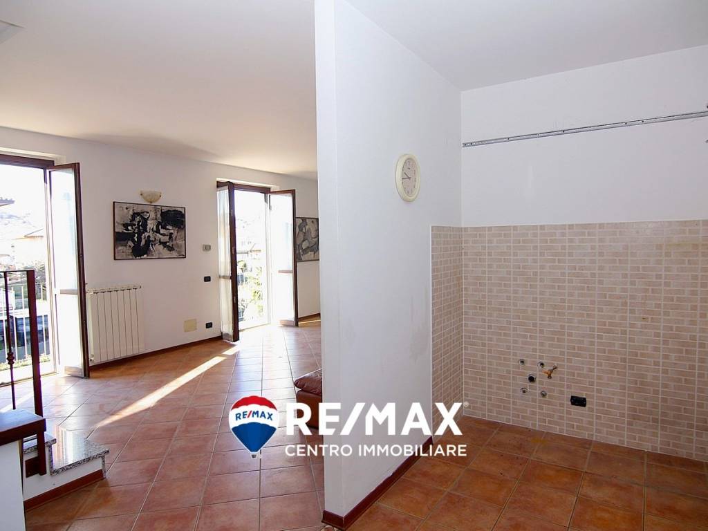 Appartamento a Induno olona in Via Sacro Monte - Foto 5