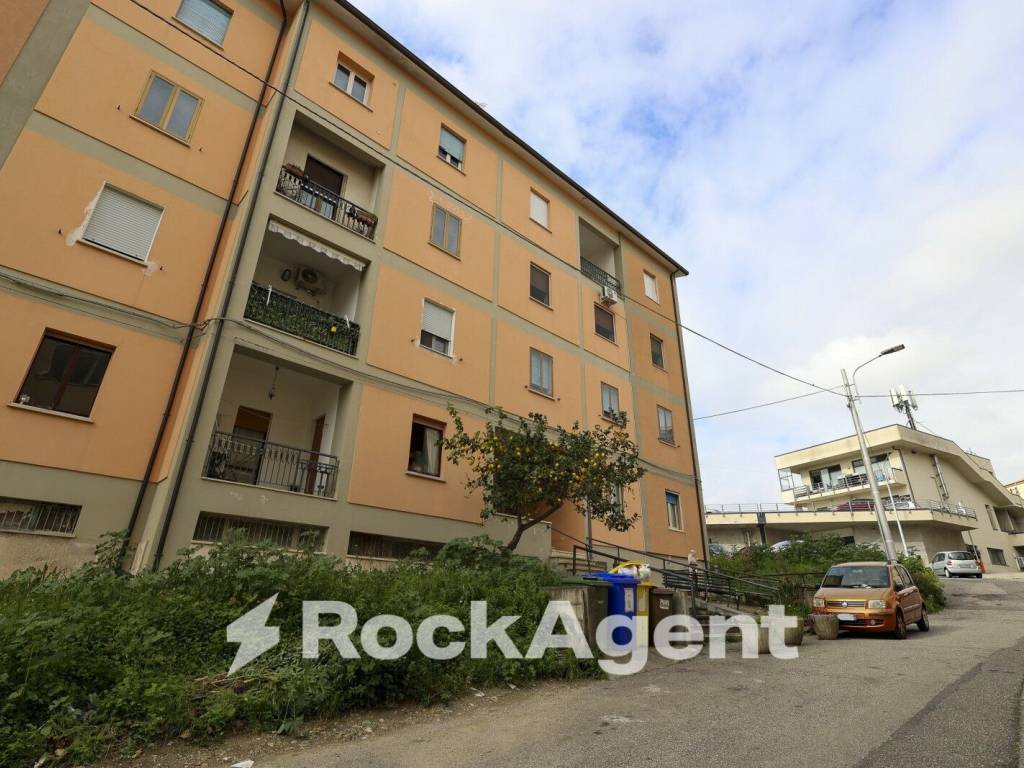 Appartamento a Catanzaro in Via Galeazzo di Tarsia, 11 - Foto 2