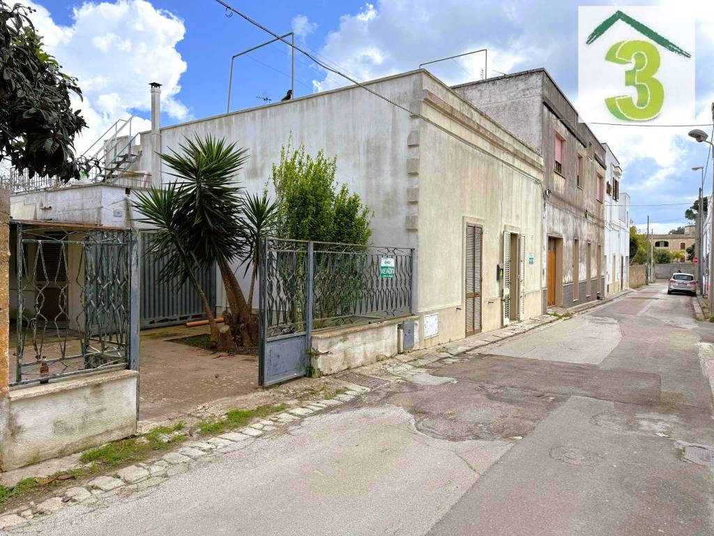 Casa indipendente a Tricase in Via Guido De Ruggiero - Foto 2