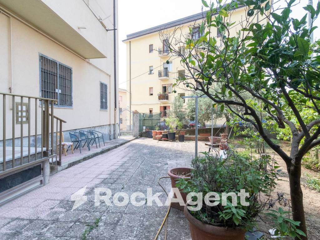 Appartamento a Catanzaro in Via Antonio Purificato, 34 - Foto 2