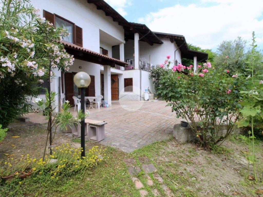 Casa indipendente a Monticello d'alba in Frazione sant'antonio, 68 - Foto 2