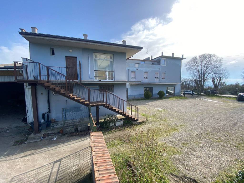 Palazzo / stabile a Montefiascone in Via Grilli - Foto 2