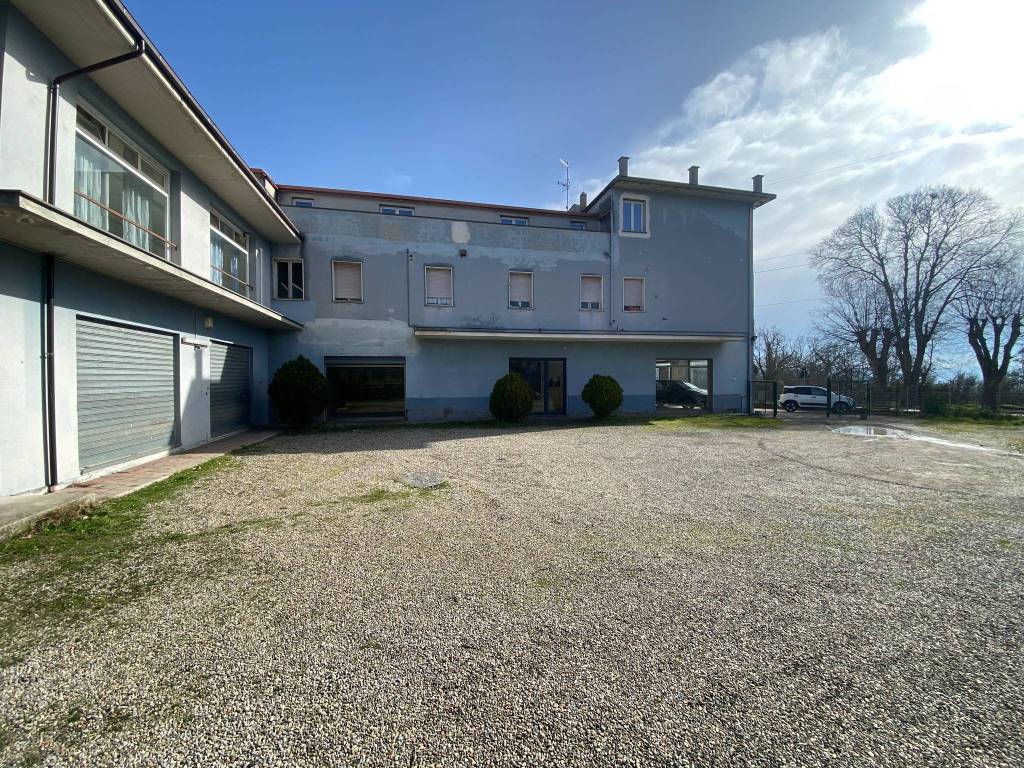 Palazzo / stabile a Montefiascone in Via Grilli - Foto 4