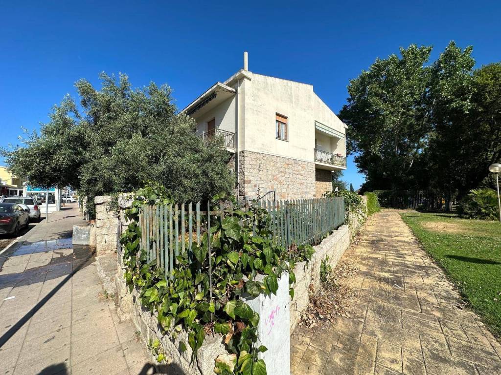 Casa indipendente a Valledoria in corso Europa, 120 - Foto 1