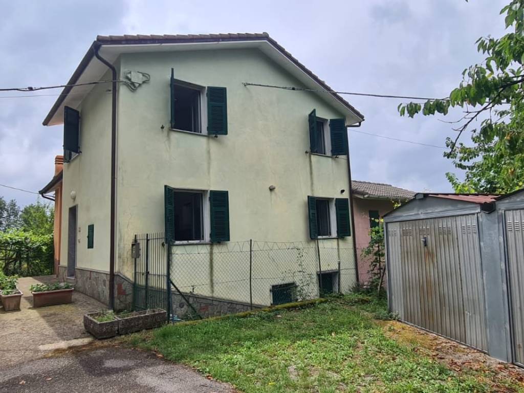 Casa indipendente a Lumarzo in Frazione Cornega, 177 - Foto 1