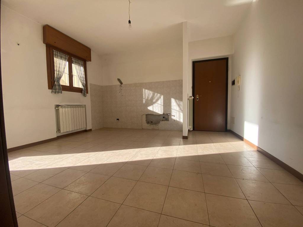 Appartamento a Borgomanero in Via Giuseppe Verdi - Foto 2