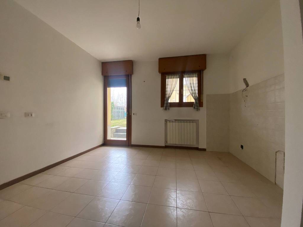 Appartamento a Borgomanero in Via Giuseppe Verdi - Foto 4