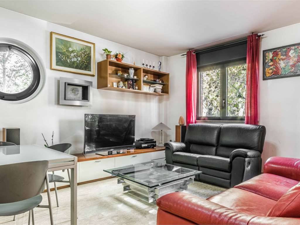 Villa a Milano in VIA CARLO RAVIZZA , 59 - Foto 1