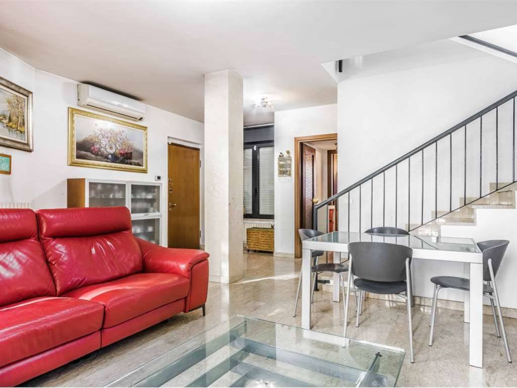 Villa a Milano in VIA CARLO RAVIZZA , 59 - Foto 2