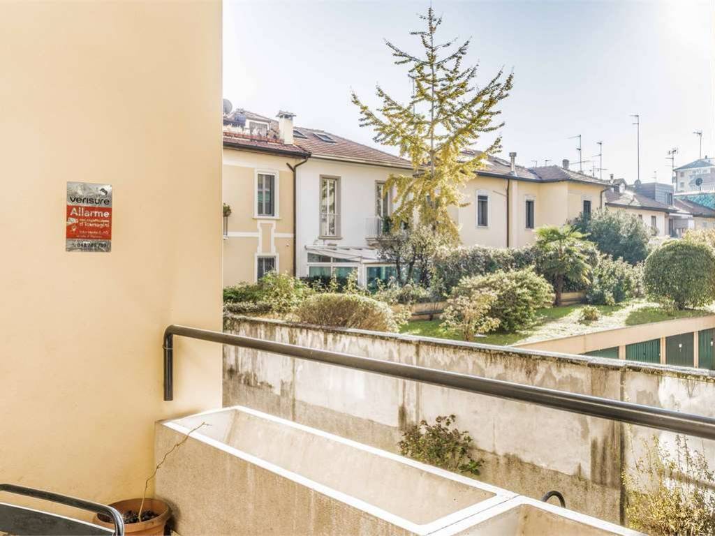 Villa a Milano in VIA CARLO RAVIZZA , 59 - Foto 4
