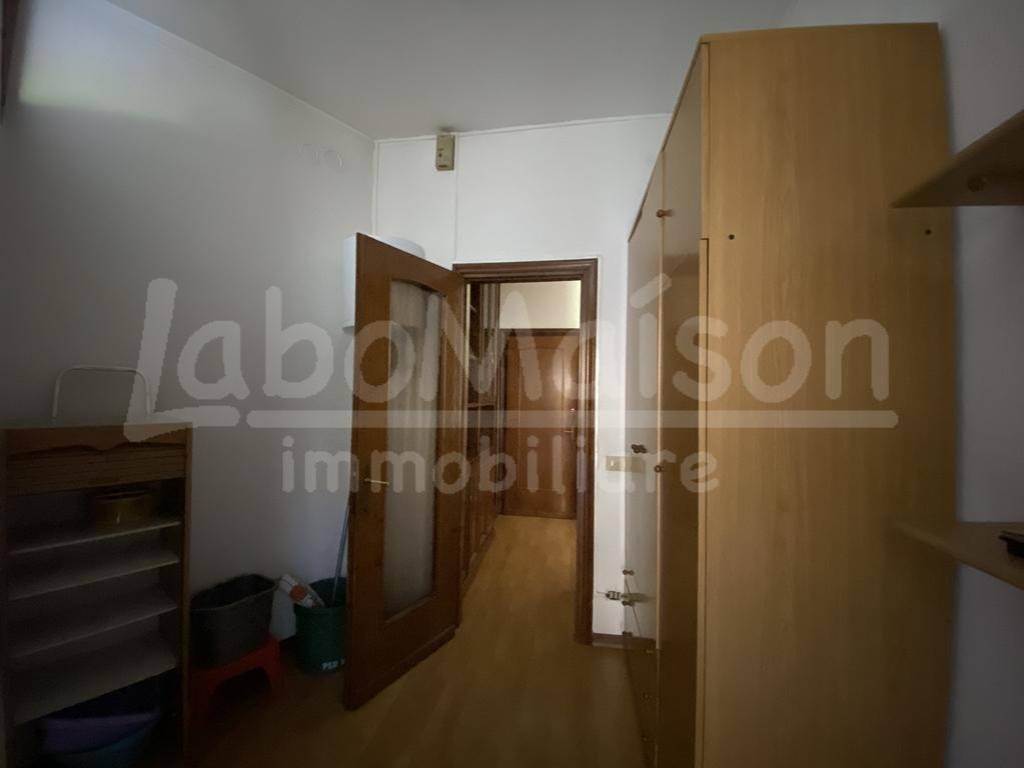 Appartamento a Gavirate in viale verbano - Foto 3