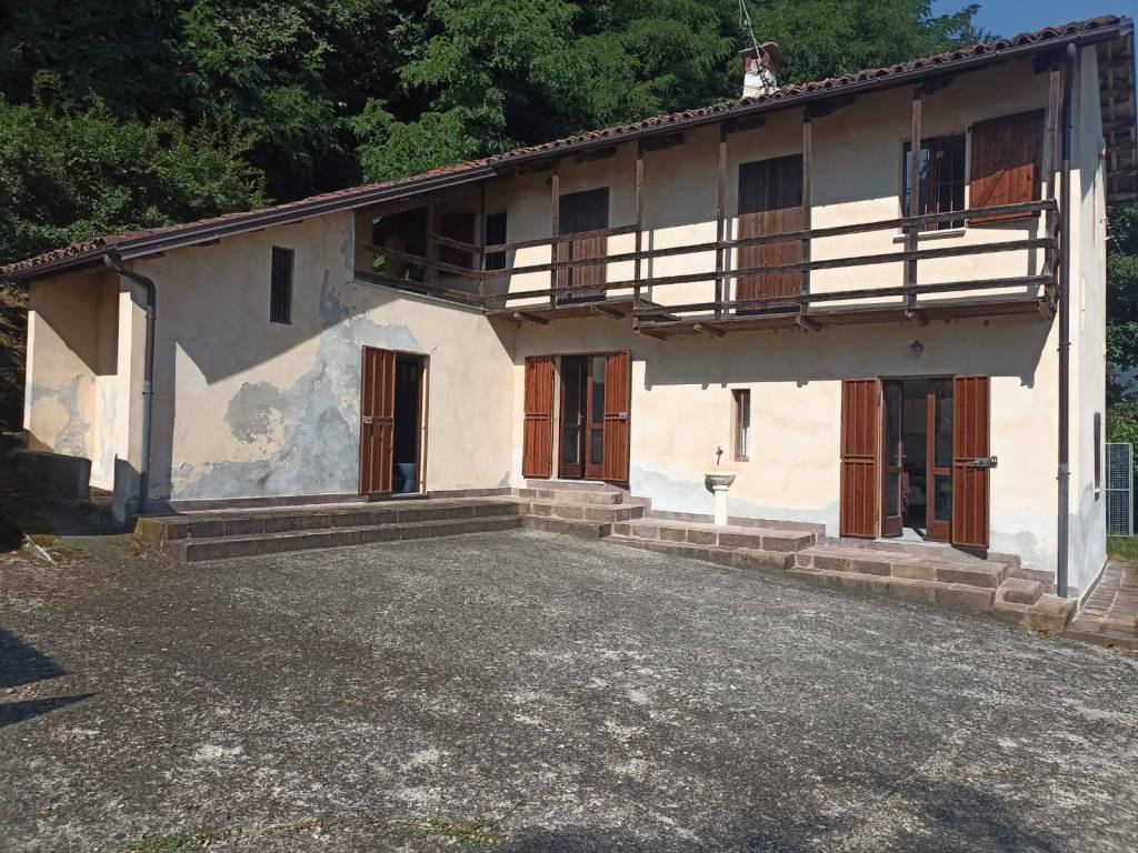 Villa a Revello in Via Dietro Castello, 1 - Foto 2