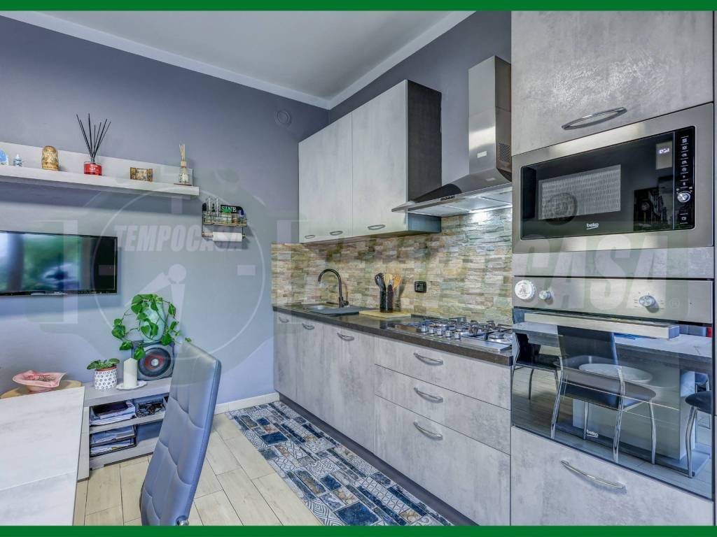 Appartamento a Besozzo in Via Monte Bianco - Foto 4