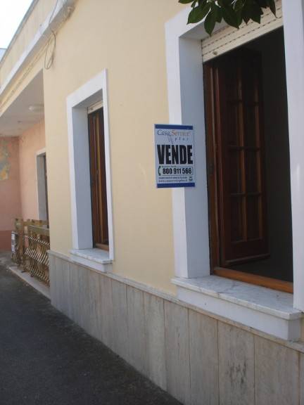 Casa indipendente a Racale in Via Isonzo - Foto 3