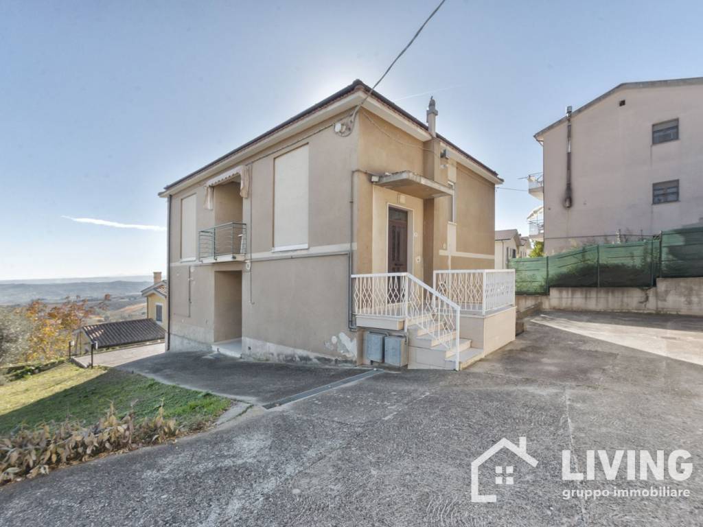 Casa indipendente a Città sant'angelo in Via Luigi Innamorati, 10 - Foto 3