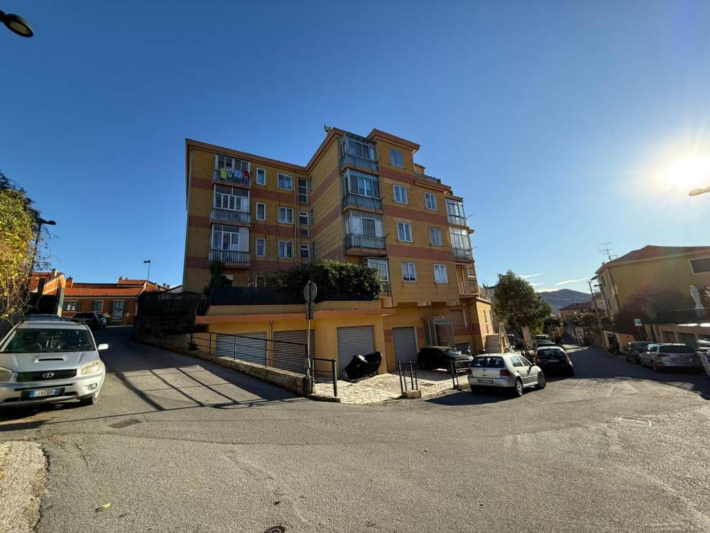 Appartamento a Savona in Via Santo Spirito - Foto 2