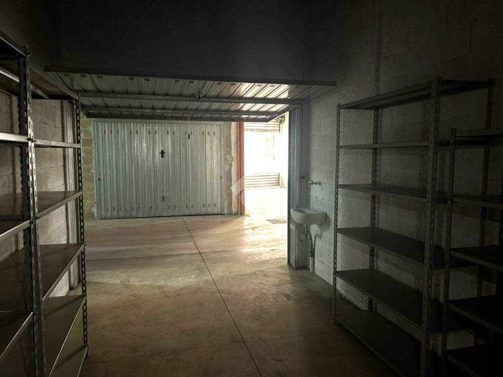 Box / garage a Lamezia terme in Via Crati - Foto 3