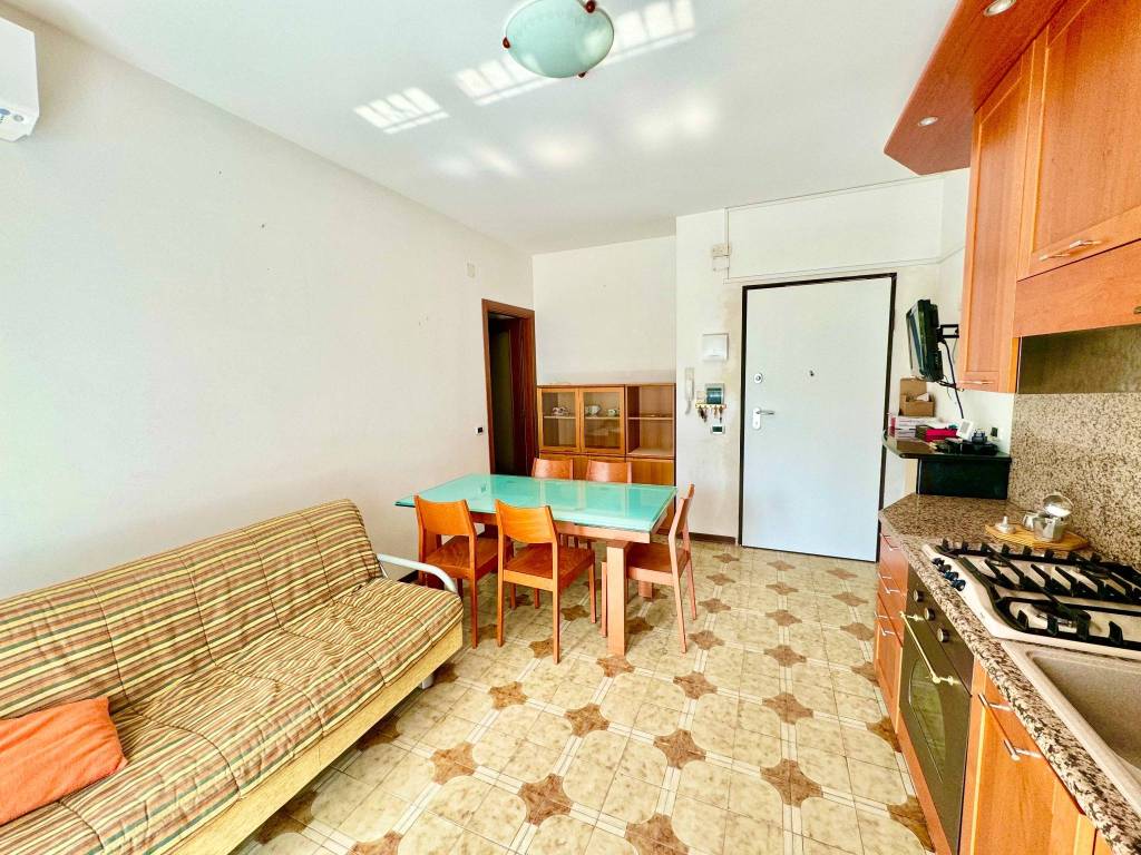 Appartamento a Alba adriatica in Via Campania, 10 - Foto 3