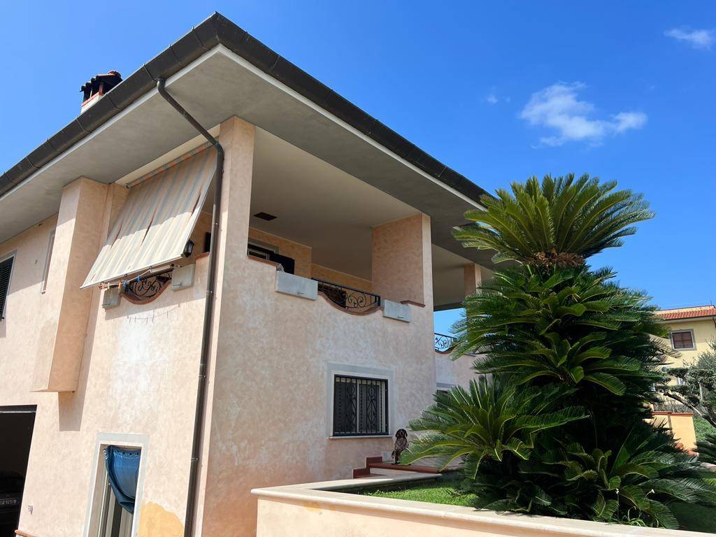 Villa a Aprilia in Via Monti Cimini - Foto 4