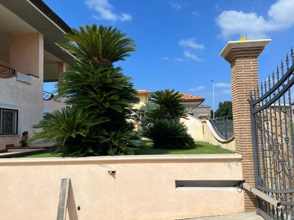 Villa a Aprilia in Via Monti Cimini - Foto 5