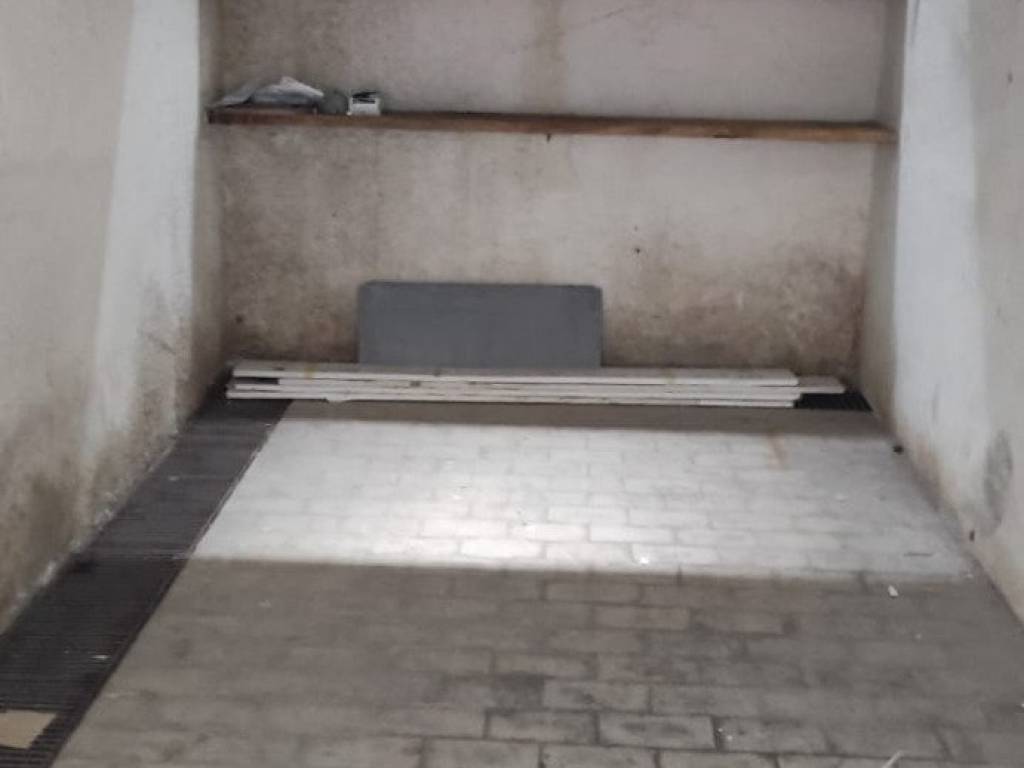 Box / garage a Loano in Via Francesco Petrarca - Foto 3