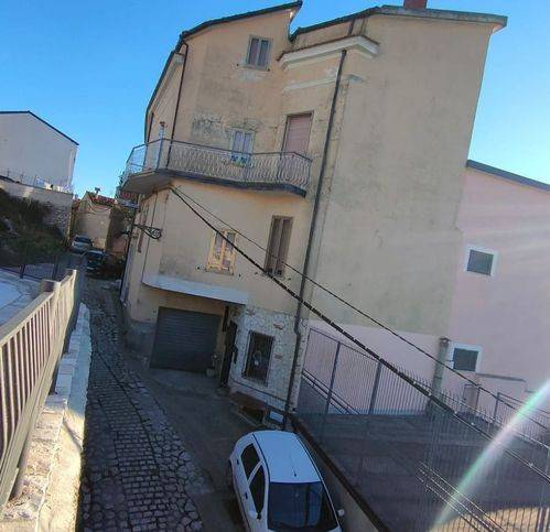 Rustico / casale a Padula in Via Cairoli 15 - Foto 2