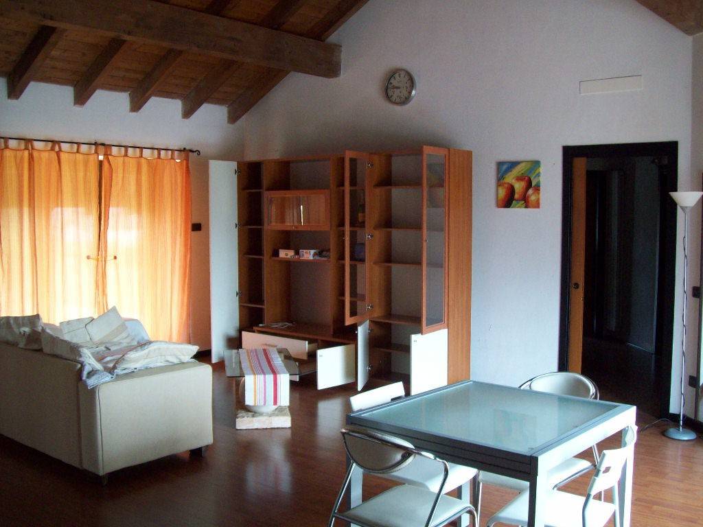 Rustico / casale a Oleggio - Foto 4