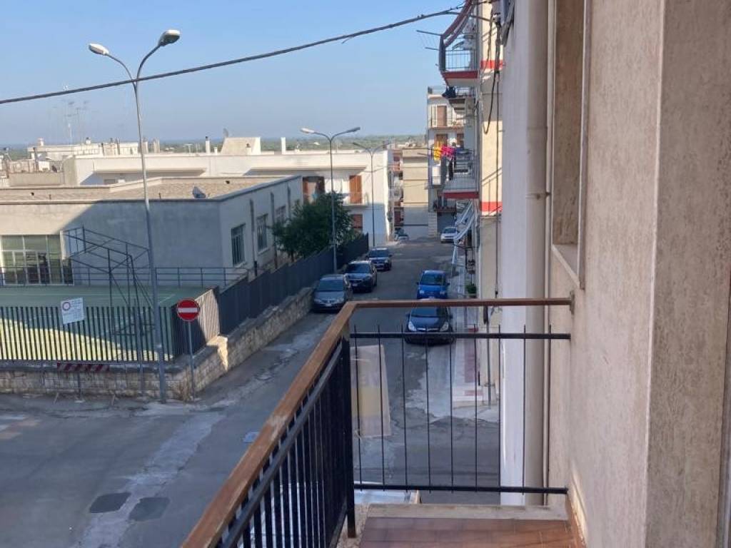 Appartamento a Ceglie messapica in Via Cappuccini - Foto 3
