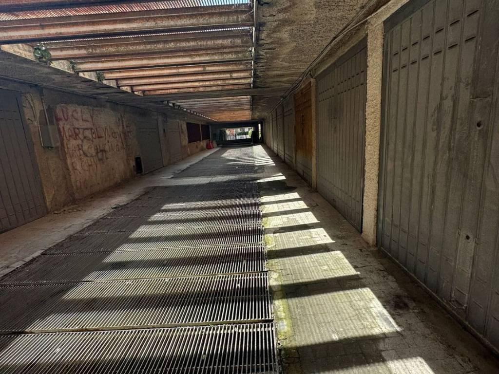 Box / garage a Caltanissetta in Viale della Regione, 115 - Foto 4