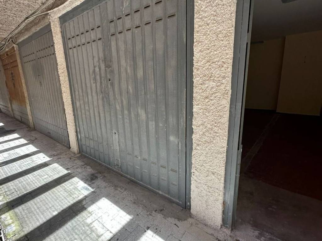 Box / garage a Caltanissetta in Viale della Regione, 115 - Foto 5