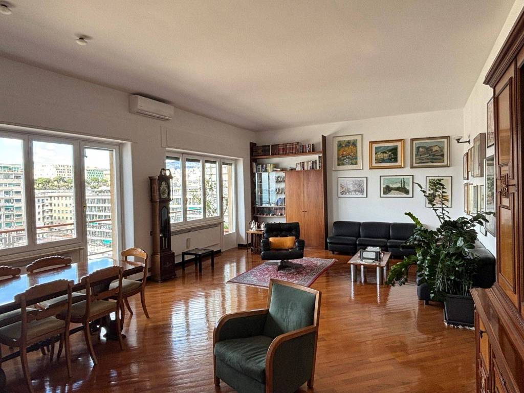 Appartamento a Genova in Piazza Raffaele Rossetti, 5 - Foto 1