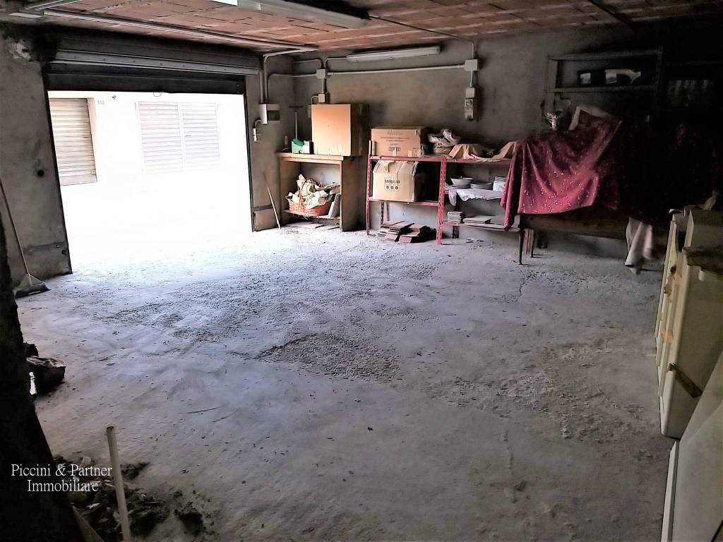 Box / garage a Castiglione del lago in Via Roma - Foto 2